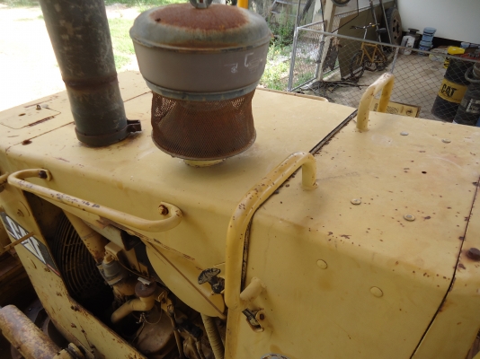 ขายรถแทรกเตอร์CATD5Hรถในมีทะเบียนทํางานได้5พันชั้วโมง