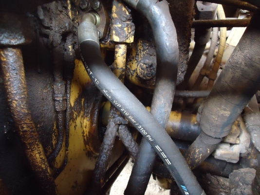 ขายรถแทรกเตอร์CATD5Hรถในมีทะเบียนทํางานได้5พันชั้วโมง