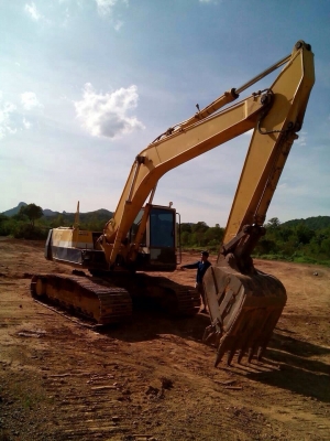 ขายแบ็คโฮว์ KOMATSU pc200-5 คอนโทลยาว