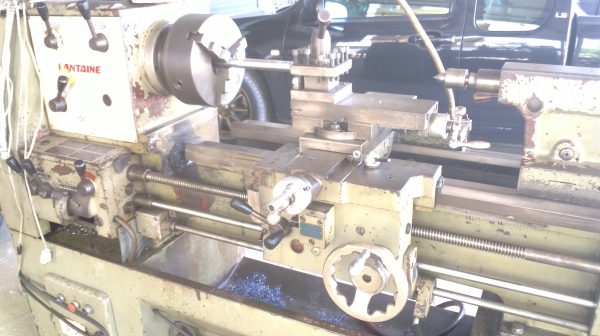 แท่นกลึง 5 ฟุต รุ่นหนัก ไต้หวัน 115,000 ฐานเหล็กหล่อ สภาพพร้อมใช้งาน ด่วน !!!!