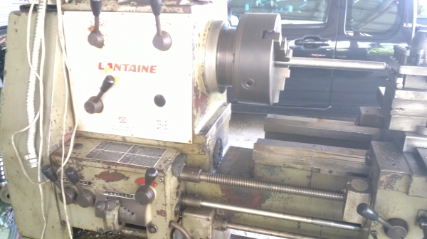 แท่นกลึง 5 ฟุต รุ่นหนัก ไต้หวัน 115,000 ฐานเหล็กหล่อ สภาพพร้อมใช้งาน ด่วน !!!!