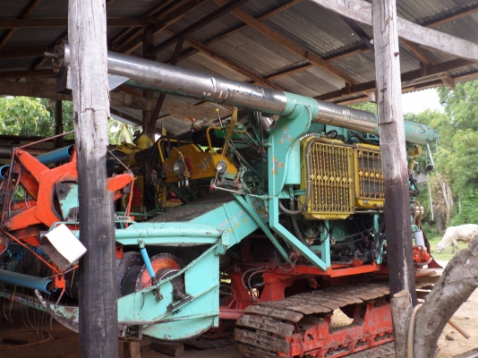 ขายด่วนครับ รถเกี่ยวข้าวไทยเจริญ คู่กับรถเทนเลอร์ HINO  สิบล้อ 2 เพลา รถเกี่ยวข้าวไทยเจริญ เครื่องแรง 235 รวมเทอร์โบ ปัม ได้กิ้น 22  อุ้ม  2.5 ตัดเหลือ 2.3  ช่วงล่าง 12 HT พร้อมใช้งานลงเกี่ยวได้เลย รถมีเอกสารครบ เจ้าของรักษารถครับ โทร 081-8998752