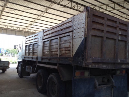 รถฮีโน่ 10 ล้อดั้ม 260 แรงม้า. ปี 47  สนใจติดต่อ  081 - 6079515