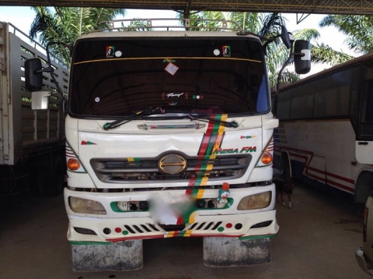 รถฮีโน่ 10 ล้อดั้ม 260 แรงม้า. ปี 47  สนใจติดต่อ  081 - 6079515