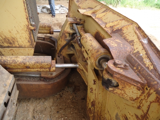 ขายรถแทรกเตอร์CATD5Hทูรถในมีทะเบียนทํางานได้5พันชั้วโมง ขายรถแทรกเตอร์CATD5Hทูรถในมีทะเบียนทํางานได้5พันชั้วโมง