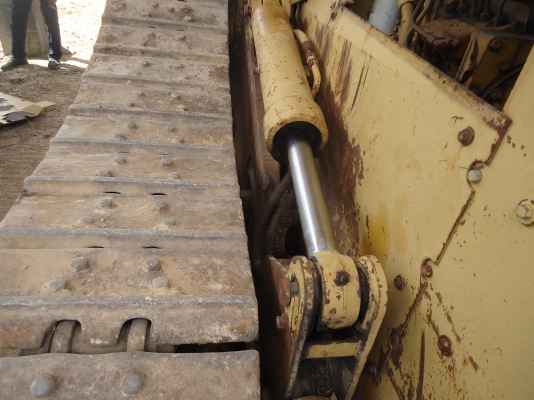 ขายรถแทรกเตอร์CATD5Hทูรถในมีทะเบียนทํางานได้5พันชั้วโมง ขายรถแทรกเตอร์CATD5Hทูรถในมีทะเบียนทํางานได้5พันชั้วโมง