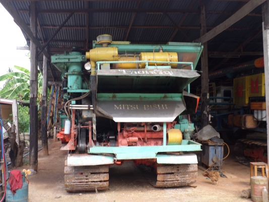 ขายด่วนครับ รถเกี่ยวข้าวไทยเจริญ คู่กับรถเทนเลอร์ HINO  สิบล้อ 2 เพลา รถเกี่ยวข้าวไทยเจริญ เครื่องแรง 235 รวมเทอร์โบ ปัม ได้กิ้น 22  อุ้ม  2.5 ตัดเหลือ 2.3  ช่วงล่าง 12 HT พร้อมใช้งานลงเกี่ยวได้เลย รถมีเอกสารครบ เจ้าของรักษารถครับ โทร 081-8998752