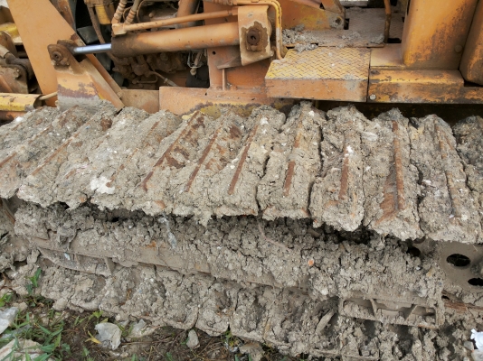 Komutsu D2-5 สภาพช่วงล่างสวย เครื่องเดิม รถใช้งานทุกวัน