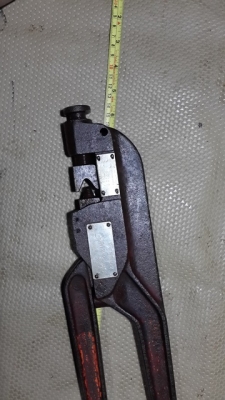 คีมย้ำสาย เข้าสาย