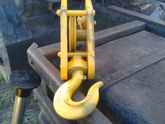 ขายเครน 2 ตัน ชักเดียว ราคาเบา ๆ พร้อมใช้