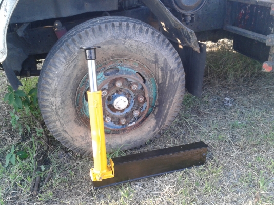 ขายเครน 2 ตัน ชักเดียว ราคาเบา ๆ พร้อมใช้