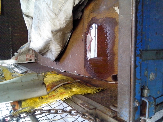 ขาย 4 ล้อ กระบะเหล็ก มีโครงข้าง  nkr 125 แรงม้า