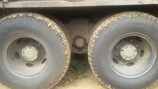 ขายสิบล้อสวยๆพร้อมใช้ สองเพลา 10เกียร์ เครื่อง195