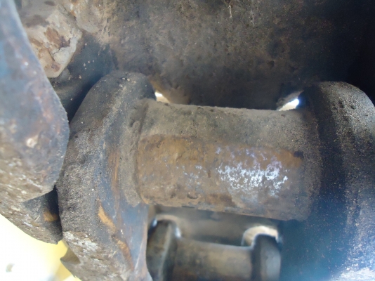 ขายรถแทรกเตอร์ตีนตะขาบKOMATSUD53A-17เครือง6D125