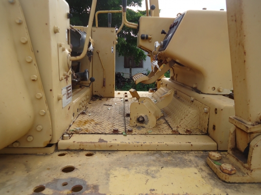 ขายรถแทรกเตอร์ตีนตะขาบKOMATSUD53A-17เครือง6D125