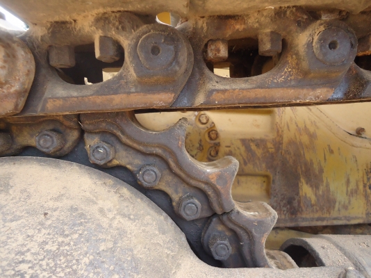 ขายรถแทรกเตอร์ตีนตะขาบKOMATSUD53A-17เครือง6D125