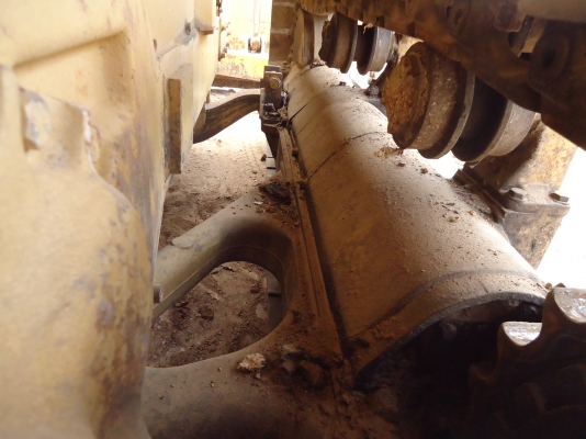 ขายรถแทรกเตอร์ตีนตะขาบKOMATSUD53A-17เครือง6D125