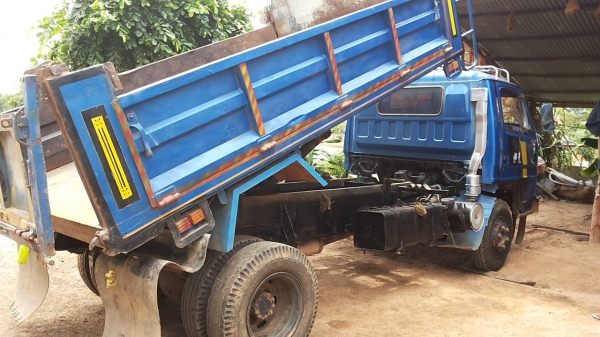 ***ขายแล้วครับขอบคุณ Truck2hand  <<อ่านรายละเอียดก่อนครับ>> **ขาย6ล้อดั้มดิน5คิว ถูกๆ ISUZU NPR115 NPR59LU5M "แก้มเหลือง"ห้างแท้เกียร์สั้นปี36(จดใหม่46) เครื่องเดิมเกียร์เดิม 4BD1-115แรงฝาดำ เครื่องมีอ่อน ควันขาวหน่อยๆ แต่สตาร์ทติดง