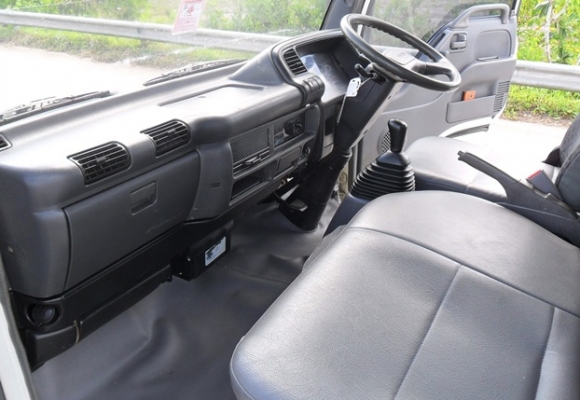 6 ล้อ ISUZU รุ่น NKR 130 แรง 4.30เมตร สภาพดี ปี 50 ออกห้าง