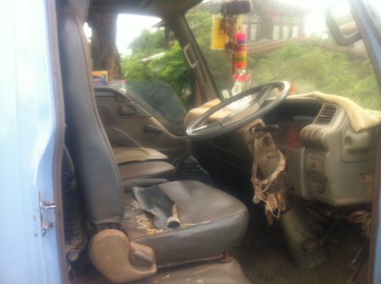 ISUZU NKR 88แรง ฝาขาว ห้างแท้ พร้องถังดูดส้วม ภาษีเต็ม คัชชีมีตำหนิครับ สงสัยโดนขี้มาเยอะ