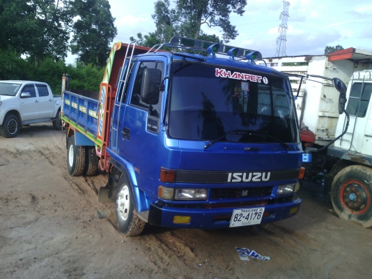 อีชุชุ 6 ล้อดั้ม 175 แรงเป็นรถประกอบต่ออู่สงวนศักดิ์เอกสารพร้อมโอน