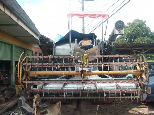 ขายรถเกี่ยวข้าวพร้อมเทเลอร์