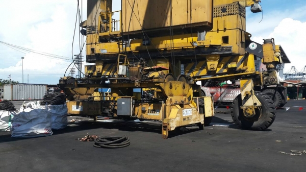 ขายตัวยกตู้คอนเทนเนอร์ยกได้ 20 ฟุต 40 ฟุตน้ำหนักยก 40 ตันกิโลละ 20 บาท