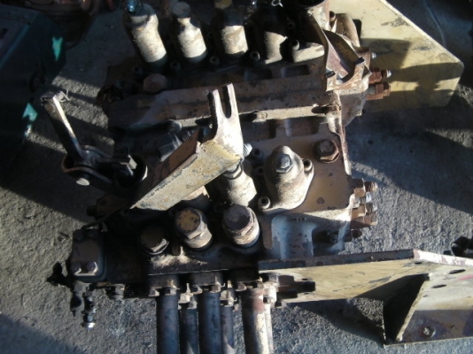 ปั๋มคอนโทนโคมัสซู PC200 รุ่น3 เก่านอกขายตามสภาพราคา35,000บาท