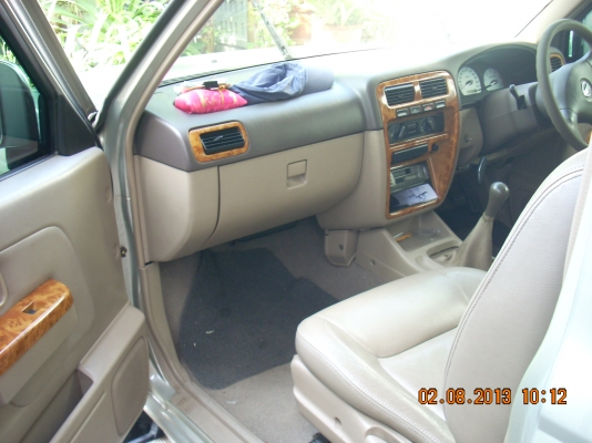 รถบ้านแท้ๆมือเดียวในเล่มตั้งแต่ป้ายแดงของพี่ชายผมเองครับ ไม่เคยชน สีเดิมโรงงานทุกชิ้น ภายใตัวท๊อปสุดเบาะหนังแท้โรงงานสวยมาก กระจกไฟฟ้า เซ็นทรัลล๊อค พวงมาลัยเพาเวอร์ ไม่เคยบรรทุกหนัก ใช้น้อยมากๆเลขไมล์แค่แสนหกพันโล คานหน้าสวยๆห้องเครื่องเดิมทะเบียนหมดมีค 5 รถบ้านแท้ๆมือเดียวในเล่มตั้งแต่ป้ายแดงของพี่ชายผมเองครับ ไม่เคยชน สีเดิมโรงงานทุกชิ้น ภายใตัวท๊อปสุดเบาะหนังแท้โรงงานสวยมาก กระจกไฟฟ้า เซ็นทรัลล๊อค พวงมาลัยเพาเวอร์ ไม่เคยบรรทุกหนัก ใช้น้อยมากๆเลขไมล์แค่แสนหกพันโล คานหน้าสวยๆห้องเครื่องเดิมทะเบียนหมดมีค 5