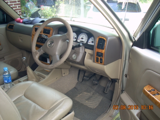 รถบ้านแท้ๆมือเดียวในเล่มตั้งแต่ป้ายแดงของพี่ชายผมเองครับ ไม่เคยชน สีเดิมโรงงานทุกชิ้น ภายใตัวท๊อปสุดเบาะหนังแท้โรงงานสวยมาก กระจกไฟฟ้า เซ็นทรัลล๊อค พวงมาลัยเพาเวอร์ ไม่เคยบรรทุกหนัก ใช้น้อยมากๆเลขไมล์แค่แสนหกพันโล คานหน้าสวยๆห้องเครื่องเดิมทะเบียนหมดมีค 5 รถบ้านแท้ๆมือเดียวในเล่มตั้งแต่ป้ายแดงของพี่ชายผมเองครับ ไม่เคยชน สีเดิมโรงงานทุกชิ้น ภายใตัวท๊อปสุดเบาะหนังแท้โรงงานสวยมาก กระจกไฟฟ้า เซ็นทรัลล๊อค พวงมาลัยเพาเวอร์ ไม่เคยบรรทุกหนัก ใช้น้อยมากๆเลขไมล์แค่แสนหกพันโล คานหน้าสวยๆห้องเครื่องเดิมทะเบียนหมดมีค 5