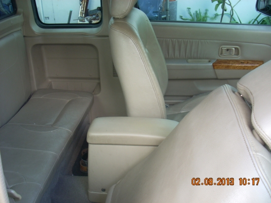 รถบ้านแท้ๆมือเดียวในเล่มตั้งแต่ป้ายแดงของพี่ชายผมเองครับ ไม่เคยชน สีเดิมโรงงานทุกชิ้น ภายใตัวท๊อปสุดเบาะหนังแท้โรงงานสวยมาก กระจกไฟฟ้า เซ็นทรัลล๊อค พวงมาลัยเพาเวอร์ ไม่เคยบรรทุกหนัก ใช้น้อยมากๆเลขไมล์แค่แสนหกพันโล คานหน้าสวยๆห้องเครื่องเดิมทะเบียนหมดมีค 5 รถบ้านแท้ๆมือเดียวในเล่มตั้งแต่ป้ายแดงของพี่ชายผมเองครับ ไม่เคยชน สีเดิมโรงงานทุกชิ้น ภายใตัวท๊อปสุดเบาะหนังแท้โรงงานสวยมาก กระจกไฟฟ้า เซ็นทรัลล๊อค พวงมาลัยเพาเวอร์ ไม่เคยบรรทุกหนัก ใช้น้อยมากๆเลขไมล์แค่แสนหกพันโล คานหน้าสวยๆห้องเครื่องเดิมทะเบียนหมดมีค 5