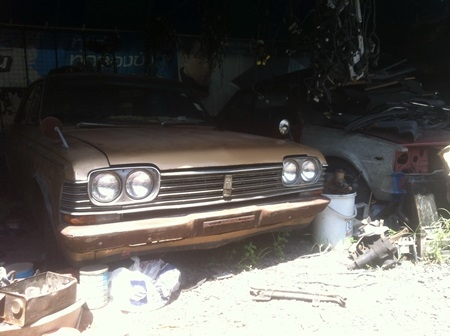 ขายด่วน TOYOTA CROWN MS55 Series เครื่องดีเซล อุปกรณ์ครบ **ขายเพราะต้องการใช่ที่ครับ**