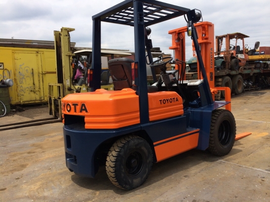 รถยก รถโฟล์คลิฟท์ 2.5 ตัน TOYOTA 5FD25 นำเข้าจากญี่ปุ่น