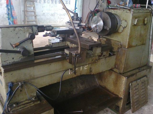 แท่นกลึงรุ่นหนักฐานเหล็กหล่อ 5 ฟุต พร้อมใช้ 115,000  3 เพลา เกียร์บล็อก