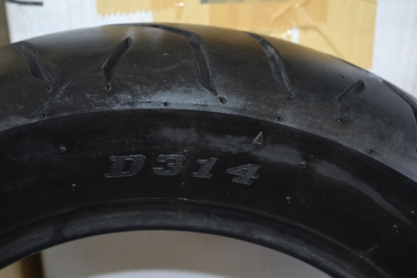 ยางนอกDUNLOP D314 ขนาดยาง110/90-12" ปี2013-37 TUBE LESS