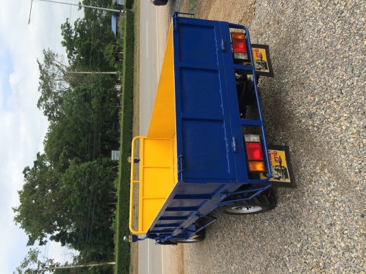 รถอีแต๋นใหม่ๆสีสดๆ