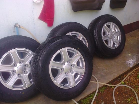 แม็กซ์ฟอร์ด17ป้ายแดงพร้อมยางใหม่บิดโตน26565R17ปี14