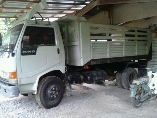 รถฮีโน่ 6 ล้อดั้ม FB2W  120 แรงม้า.  ปี 38  สนใจติดต่อ  081 - 6079515