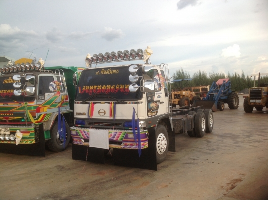 ขายด่วน18ล้อพ่วงดั้มปิเนียม 260 แรง สมอทองตัวสุดท้าย ปี 46ราคาถูกๆดั้มซุ่นชัย