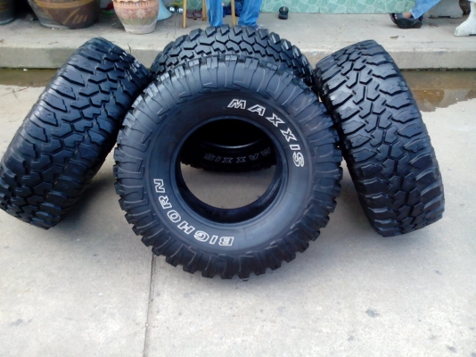 ขายยาง MAXXIS mud ขนาด 33/12.5/15  สภาพสวยๆครับ