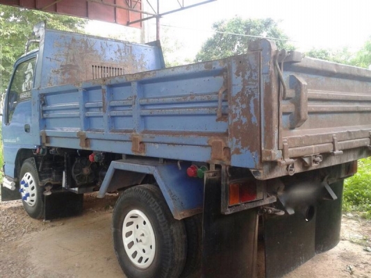 รถอีซูซุ  6  ล้อดั้ม NKR 100 แรงม้า.  ปี 41  สนใจติดต่อ  081 - 6079515