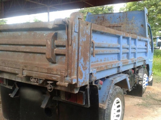 รถอีซูซุ  6  ล้อดั้ม NKR 100 แรงม้า.  ปี 41  สนใจติดต่อ  081 - 6079515