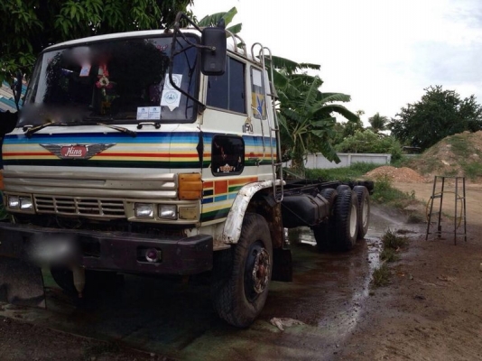 รถฮีโน่ 10 ล้อ  FM187. เปลื่ยนเครื่อง  220 แรงม้า. ปี 35.  ( ขายหัว  /  คัชซี. )   สนใจติดต่อ  081 - 6079515