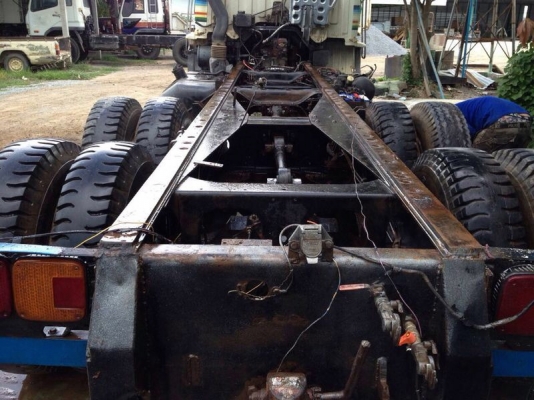 รถฮีโน่ 10 ล้อ  FM187. เปลื่ยนเครื่อง  220 แรงม้า. ปี 35.  ( ขายหัว  /  คัชซี. )   สนใจติดต่อ  081 - 6079515