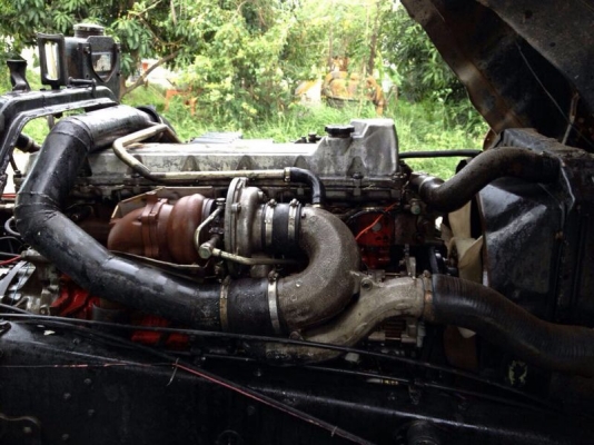 รถฮีโน่ 10 ล้อ  FM187. เปลื่ยนเครื่อง  220 แรงม้า. ปี 35.  ( ขายหัว  /  คัชซี. )   สนใจติดต่อ  081 - 6079515