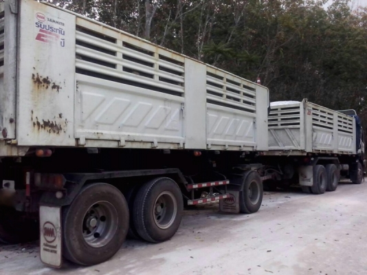 รถอีซูซุ 10 ล้อดั้ม  360 แรงม้า. ปี 56  ( ขายแม่ , ลูก )  สนใจติดต่อ  081 - 6079515