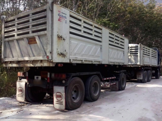 รถอีซูซุ 10 ล้อดั้ม  360 แรงม้า. ปี 56  ( ขายแม่ , ลูก )  สนใจติดต่อ  081 - 6079515