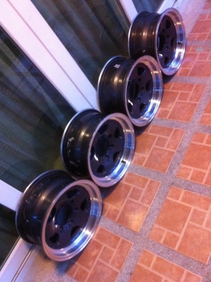 ขายล้อ off road 6 รู สภาพสวยๆ