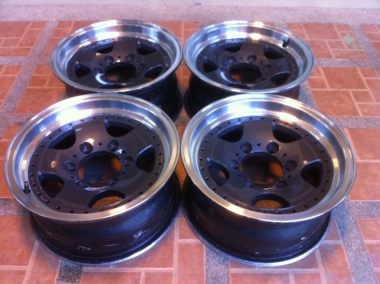 ขายล้อ off road 6 รู สภาพสวยๆ