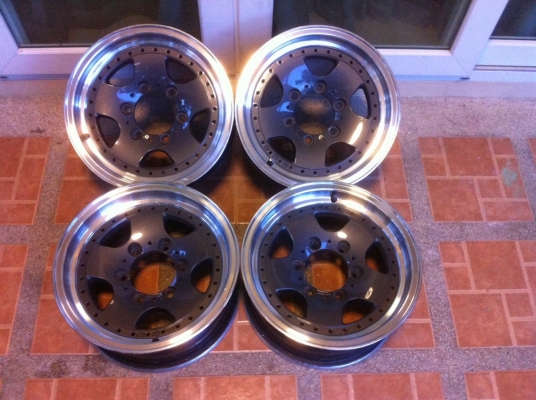 ขายล้อ off road 6 รู สภาพสวยๆ